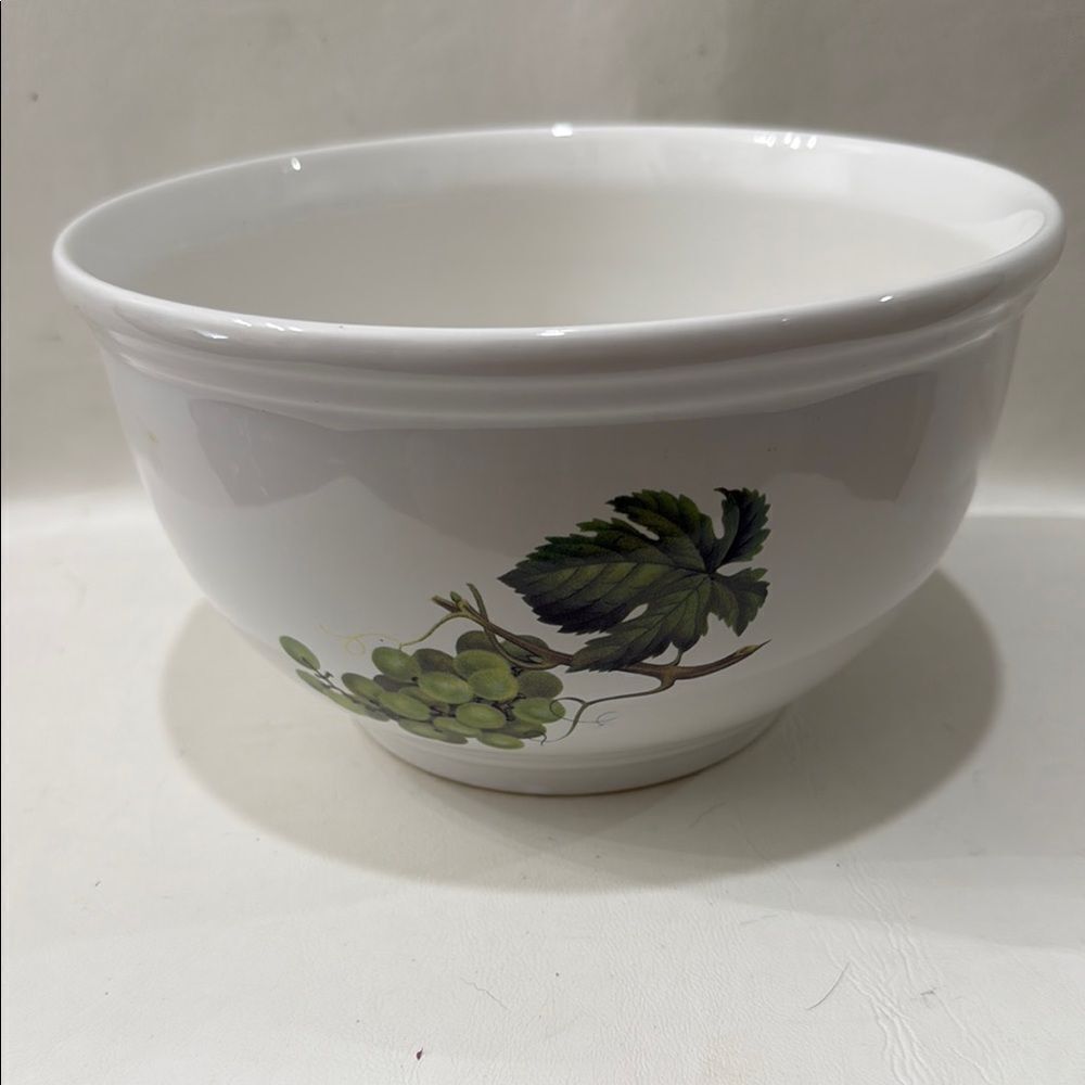 Cordon Bleu Catherine White Green Red Floral FruitServing Bowl  8 1/2 X 4 3/4